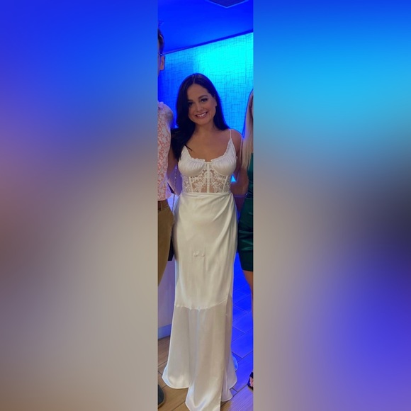 V. Chapman Dresses & Skirts - Calla Lily Gown in White
V. Chapman